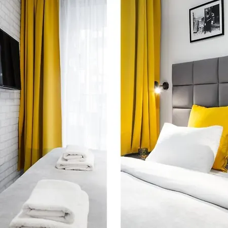 Househost Apartment: Miodowa 42/8a Street Apartamento