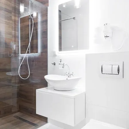 Househost Apartment: Miodowa 42/8a Street *